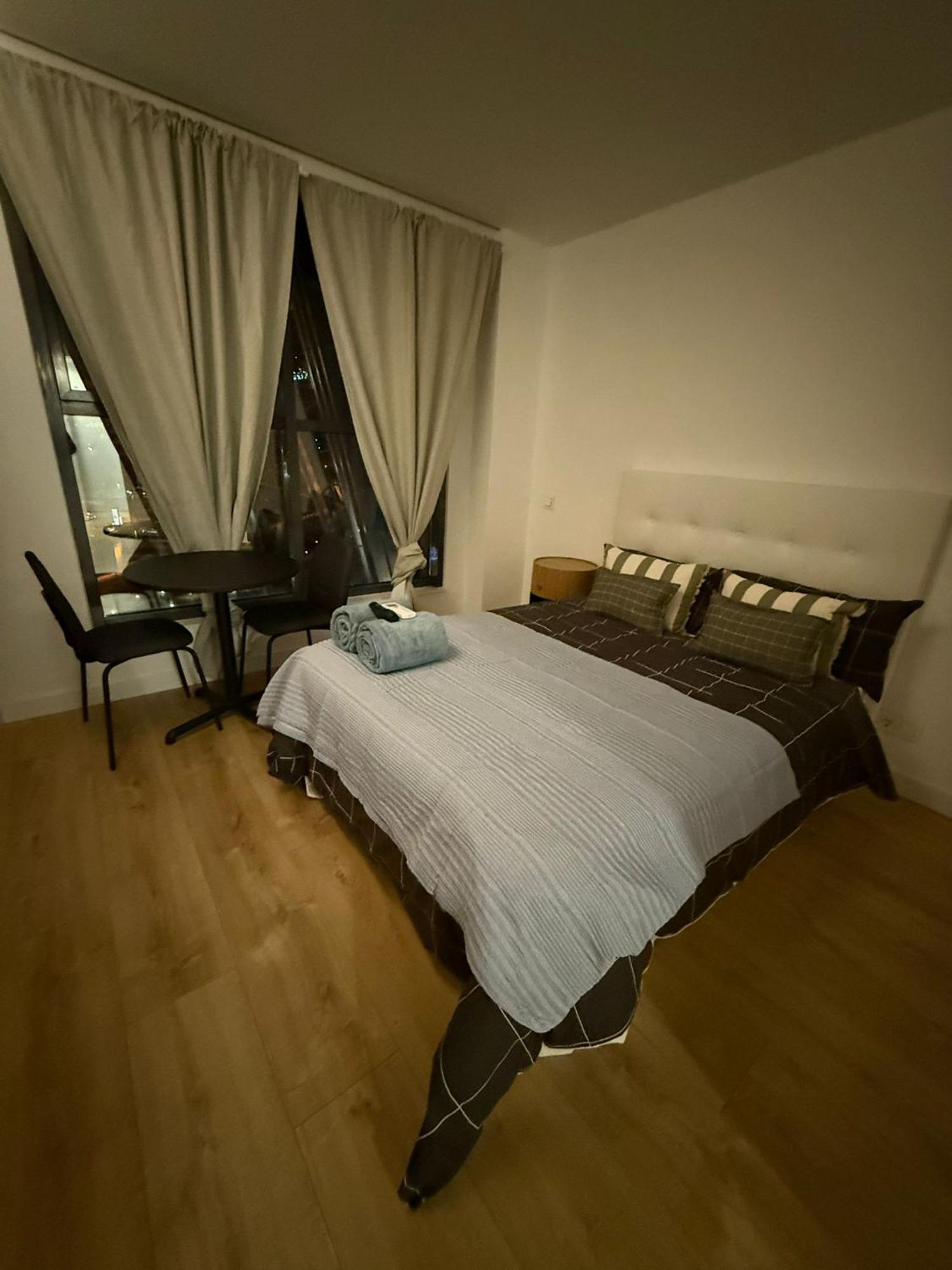 To Room Madrid Castellana Exteriér fotografie